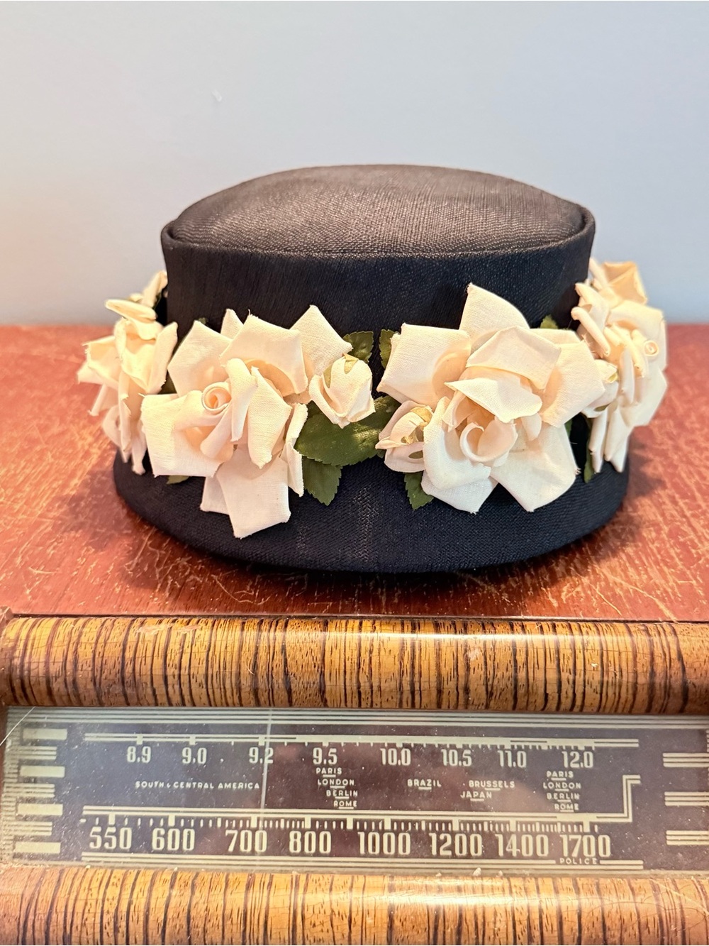 Vintage 1940s Rattan Hat w/ Flowers